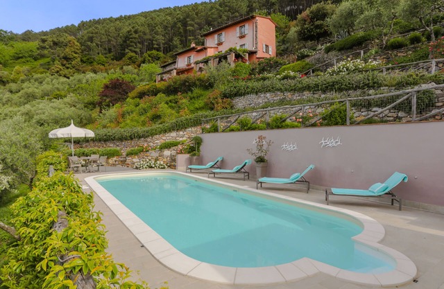 Villa-Superior-Private Bathroom-Mountain view