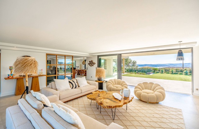 Villa suriplaza, magnificent sea view