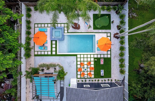 Villa Tessa Pool Mini Golf 8 Miles to Beach