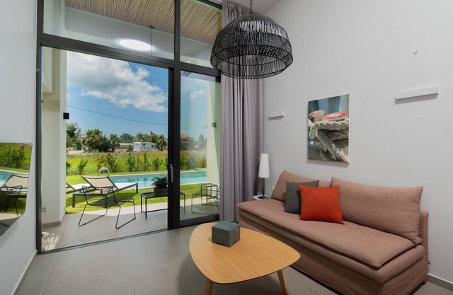 Villa Theo with Shared pool