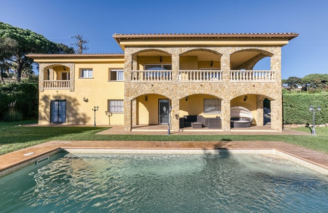 Villa 'Tiffany' with Private Pool, Private Terrace and Wi-Fi