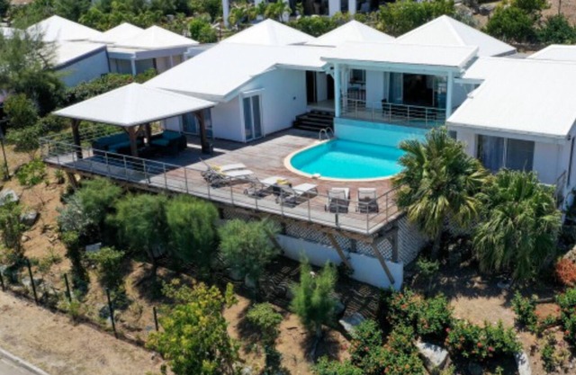 Villa Tintamare, 4 bedrooms, private pool and amazing views!