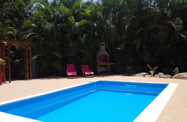 Villa Totobois Private pool, 4bed air-conditioned, sleeps 8, forest Quiet, near Malendure