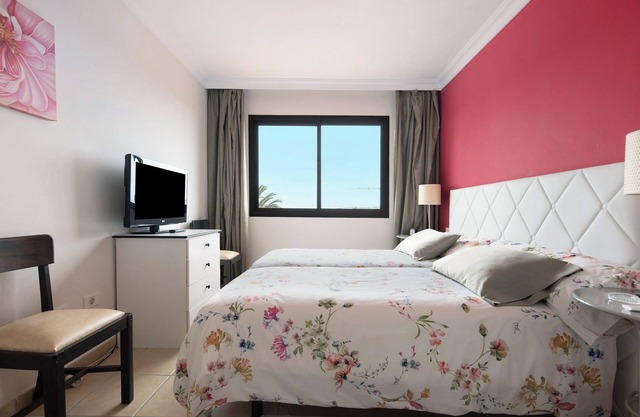 Villa 'Trevina 31-2' with Sea View, Terrace & Wi-Fi