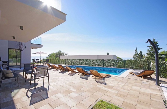 Villa Vert with Heated Pool