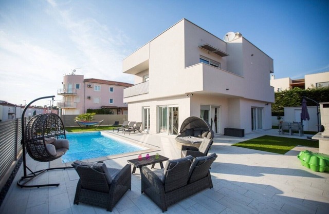 Villa Virtus in Karigador with private pool for rent