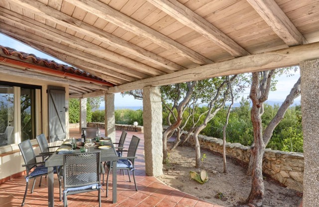 Villa Volpe: Exclusive Villa with Spacious Terrace and Sea View