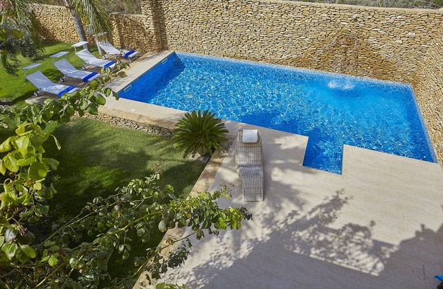 Villa with splendid pool near the beaches, 4 bedrooms