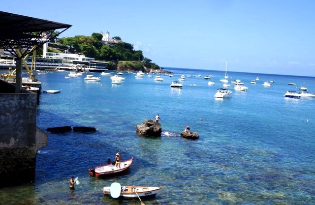 VILLA WITH BEACH ACCESS