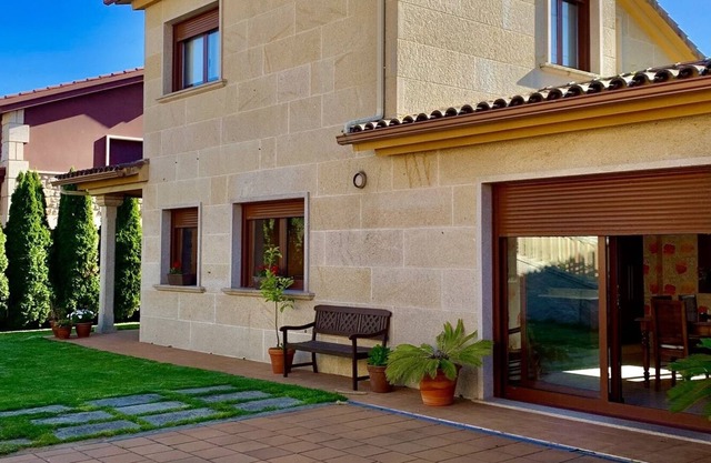 Villa With Garden and Pool - In Moaña - Rias Baixas