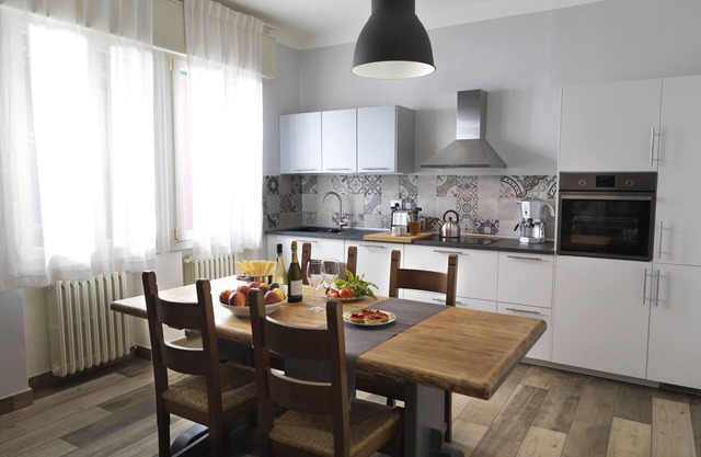 VILLA WITH GARDEN VIC. VENICE, VIEW OF VINEYARDS CASTLE NOVEMBER OFFER