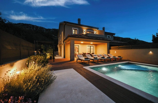 Villa with heated pool sourranded with nature near Crikvenica