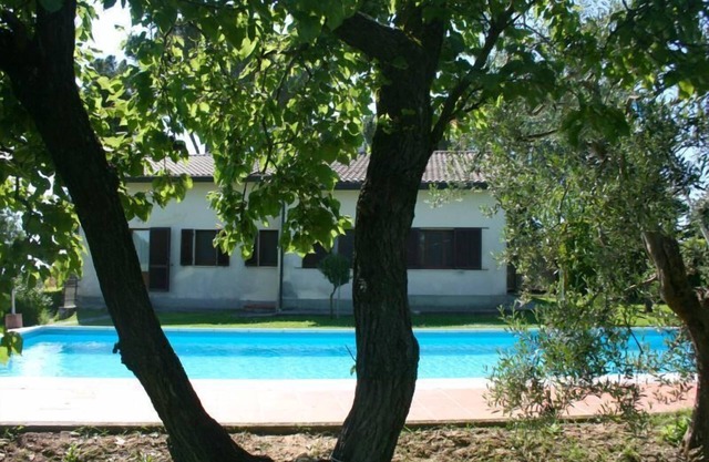 Villa with private swimming pool, green fenced garden, perfect for families with children, just outs