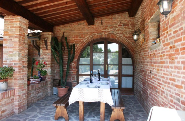 Villa with private pool, panoramic position a few km from the village of Foiano della Chiana, can ac