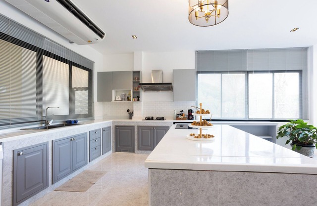 Villa with Jacuzzi &Stunning Seaview V30