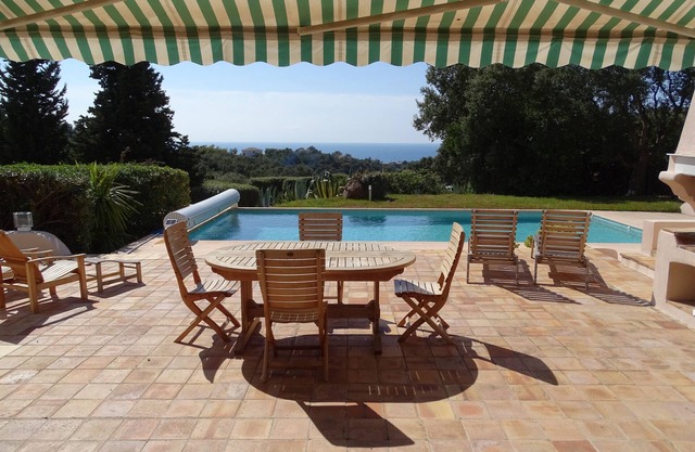 Villa with pool, air conditioning, sea view, internet, 6-8