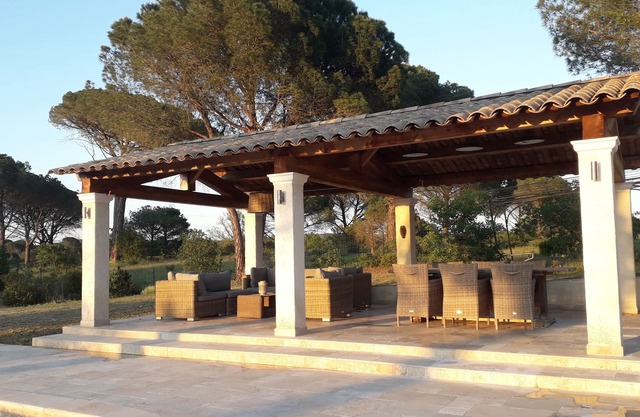 Villa with pool and extra-large terrace, in the silence of nature reserve