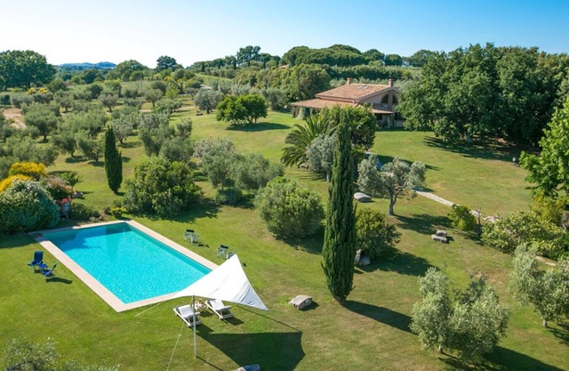 Villa with pool in the middle of Maremma