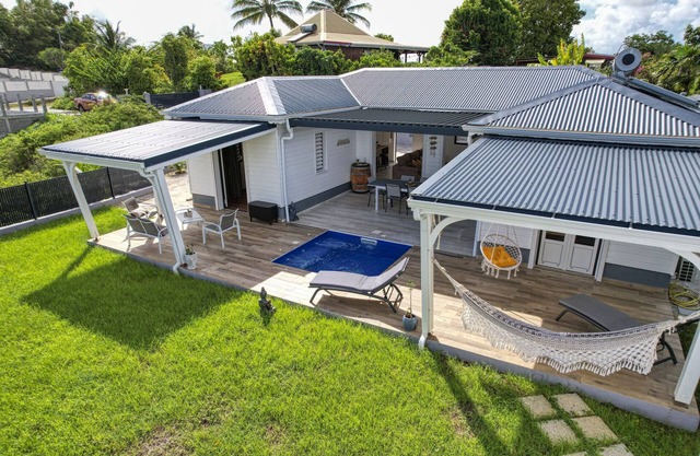 Villa with pool near the village