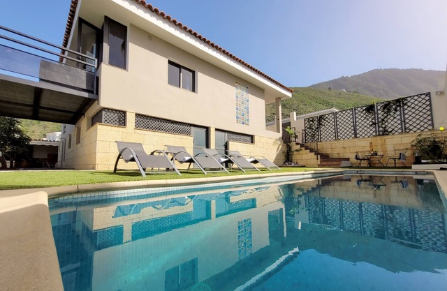 Villa with Privacy and Spectacular Views of Teide, Sea, Orotava Valley