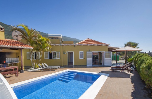 Villa with private pool, sauna and 3 bedrooms