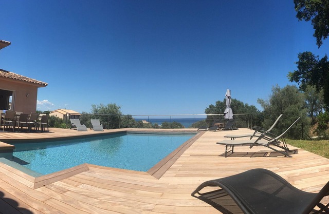 Villa with sea view, spacious, quiet, private heated pool renovated in 2025