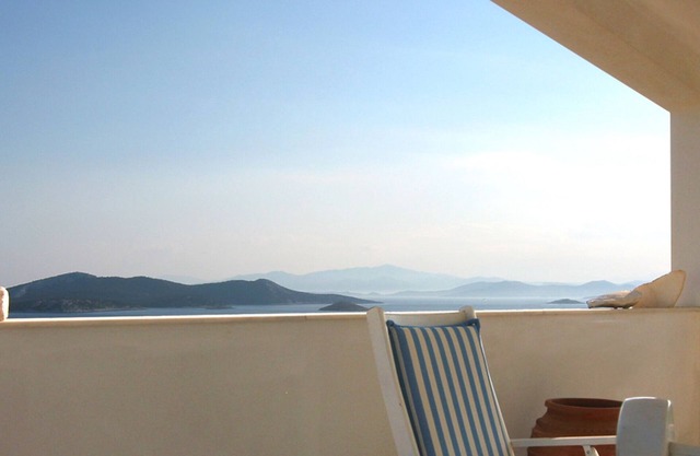 Villa with sea view, grand terrace, 90 min from airport of Athens, close beach