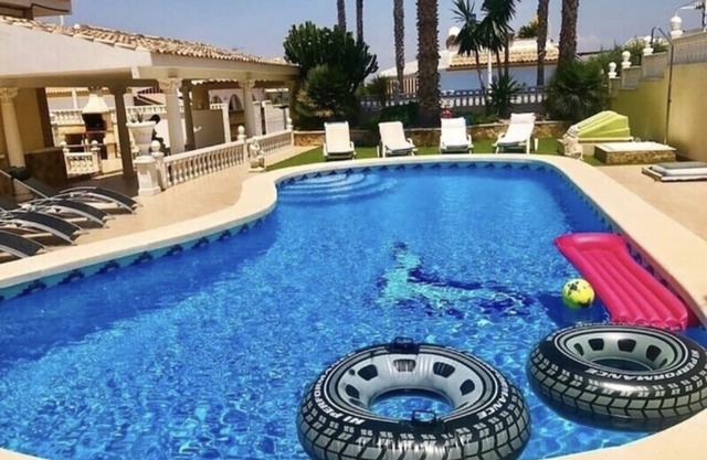 Villa Yanina GA With Private Heated Pool Fully Airconditiong Included