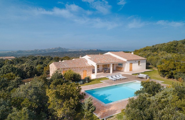 Villa 'Zino' with Sea View, Private Pool and Wi-Fi