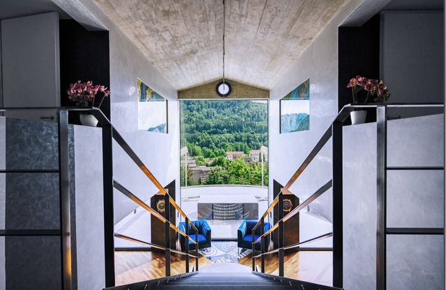 Villaexperience: Exclusive! 450m2, 5 bedrooms, 5 bathrooms, free parking spaces
