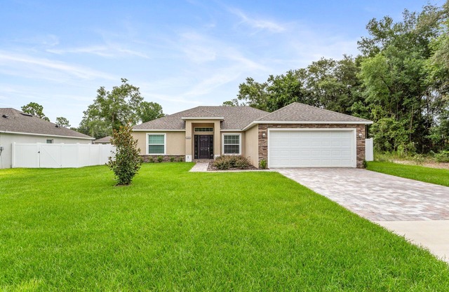 Village Retreat Large and Spacious Home near the Villages.