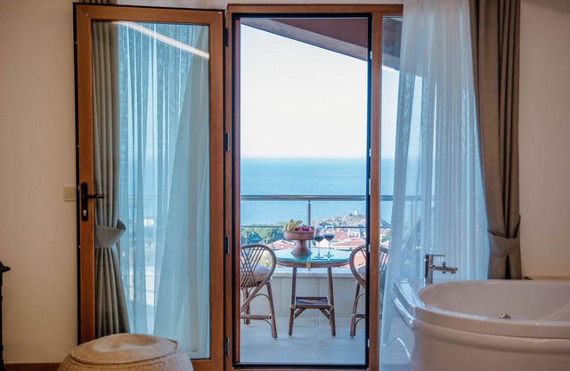 Villaqua Boutique Hotel