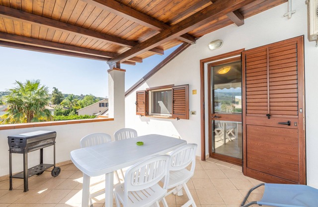 villecefalu. Nice apt in the VILLA. parking space, free wi-fi