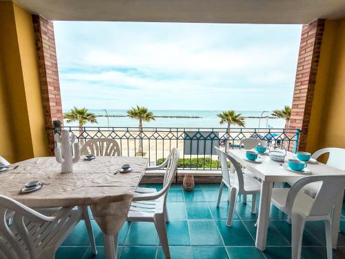 Villetta Duplex Emirati Fronte Mare Rif A781