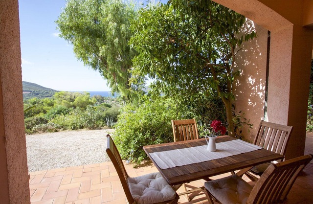 Villino a Lacona with sea view 4/6 beds