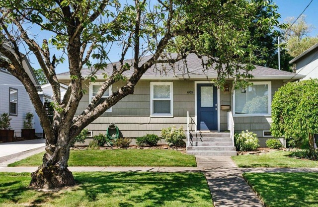 Vine and View Cottage