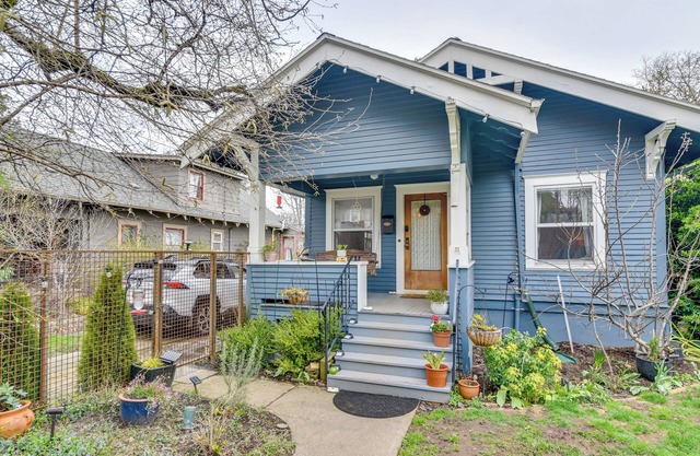 Vintage Bungalow w/Porch in Sellwood