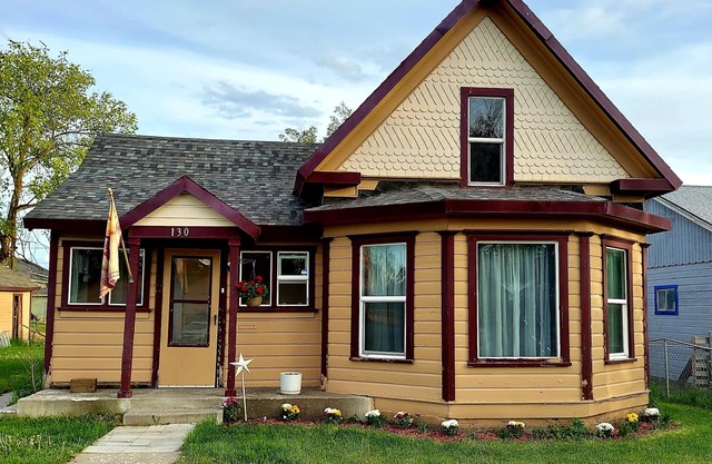 Vintage Cozy Family Home close to Yellowstone & Grand Teton National Parks, BYUI
