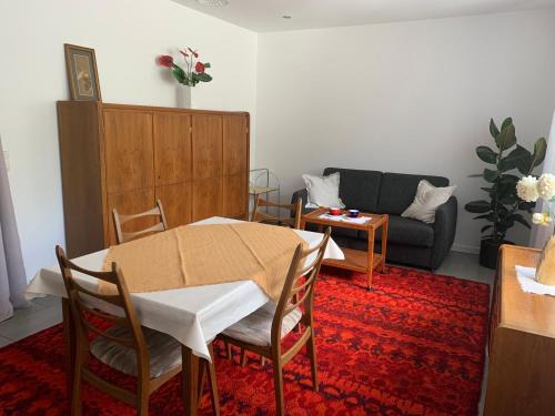 Vintageroom in moderner Umgebung