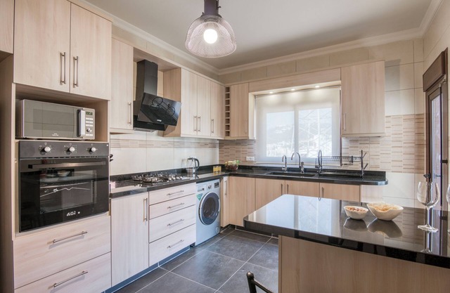 Vinyl 3-Bedroom Apartment in Zouk Mikael