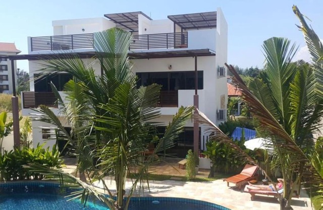 VIP Chain Resort