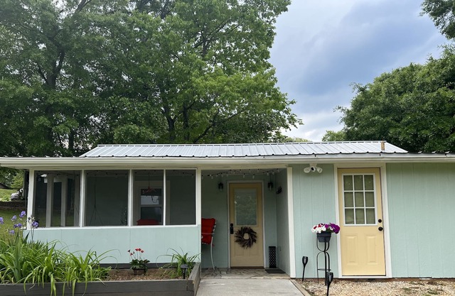 Visit cozy Byrd Hill Cottage nestled on a quiet street- short walk to downtown.