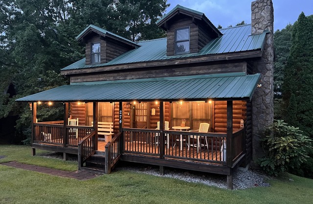 Visit Fantasy in Lights with us at Rustic Star- Fiber Wifi!