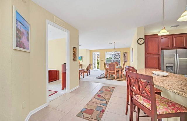 Vista Cay 3 Bed 2 BT Huge Upscale King WOW