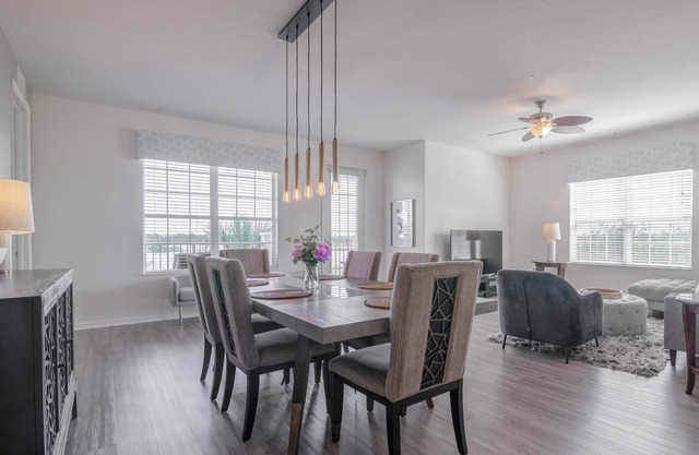 Vista Cay Lakeview Panorama. Next to Pool. Walk to Epic Universe and the OCCC