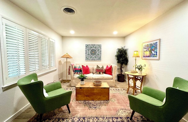 Viva The Matador! Newly Renovated and Charming 4 Bedroom/2 Bathroom House