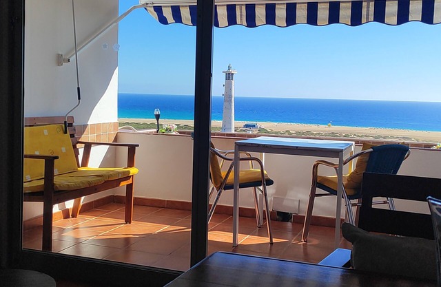 Vv. casafaromar 10 teleworking front the beach, Wi-Fi Air /C.