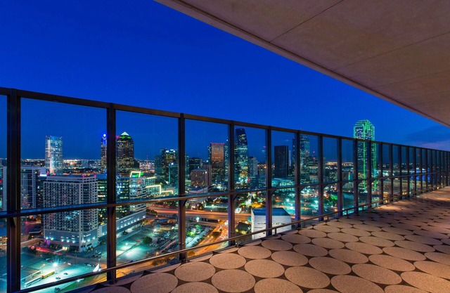 W Dallas
