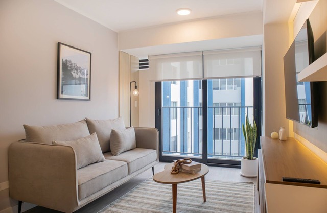 w* | Sunlit 1BR w/Private Balcony in Miraflores