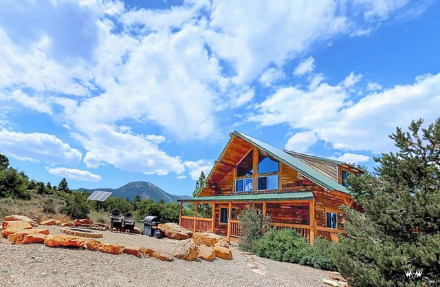 W-W: Canyon View Cabin, An Epic Family Retreat